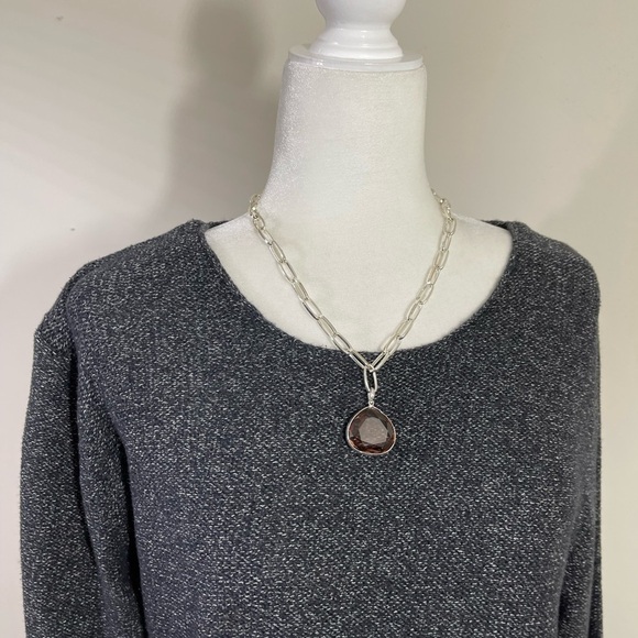 H & M zz med sweater in a black heather rounded neckline - Picture 2 of 13